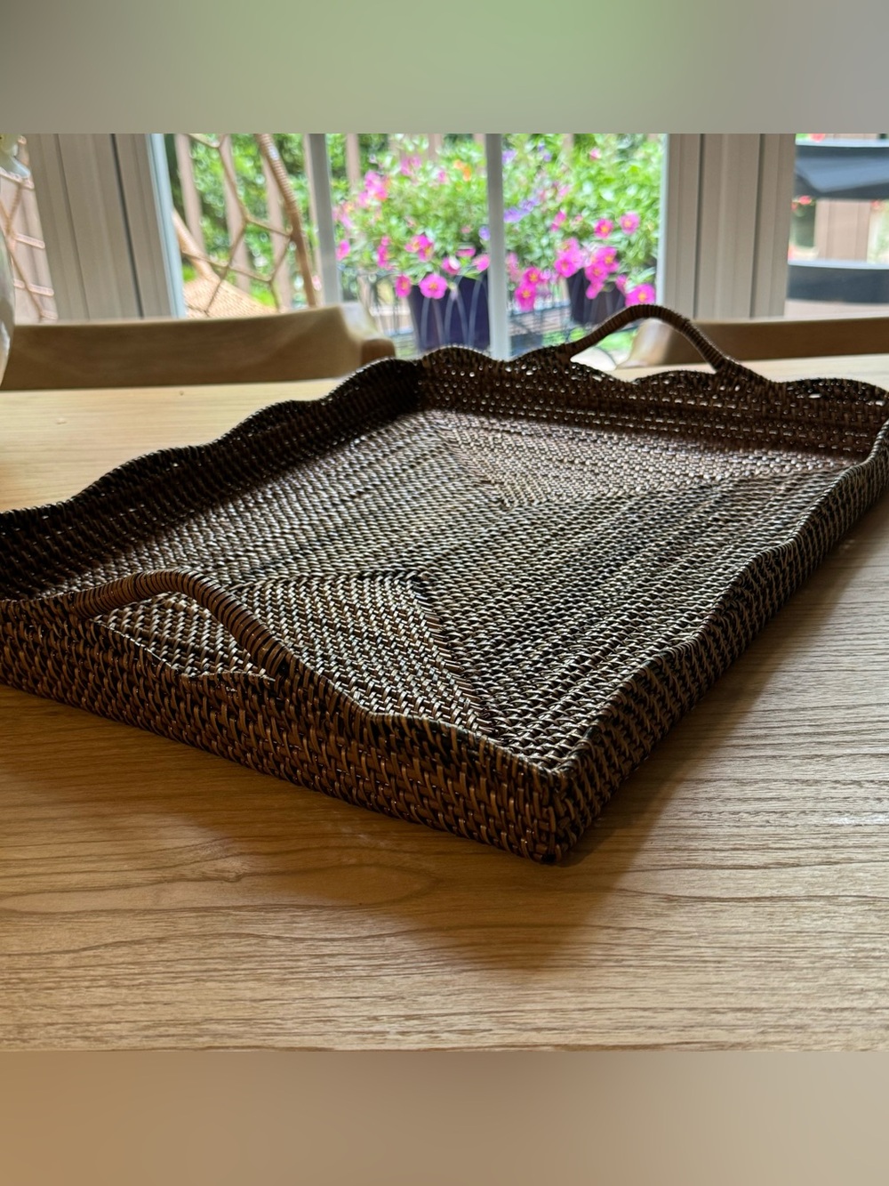 Scallop Rectangular Tray With Handles - Picture 3 of 14